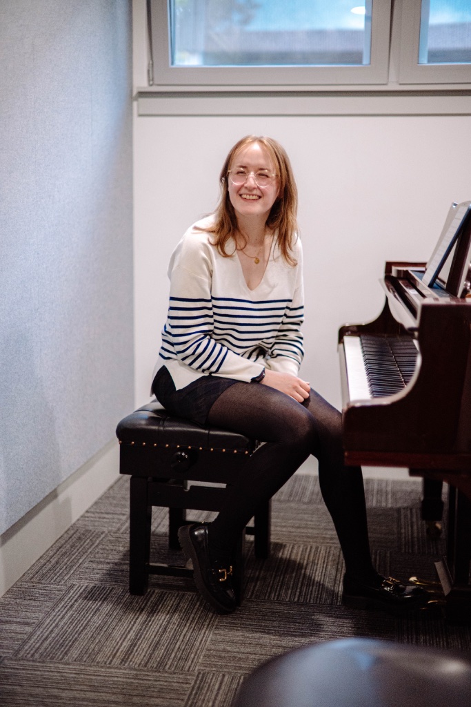 In-person 45-minute singing lesson for aspiring singers
