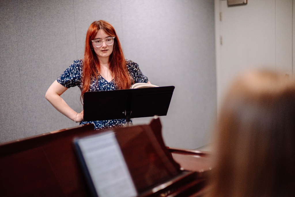 Online 45-minute singing lesson via Zoom or Google Meet for aspiring singers
